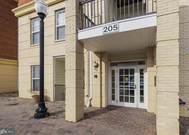 Property at 205 Meeting House Station Sq #105, Herndon, VA 20170, 2 beds, 1.5 baths