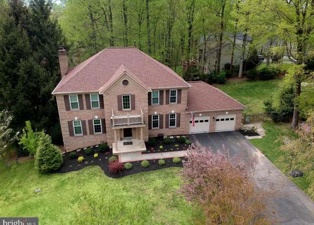 Property at 5810 Hannora Ln, Fairfax Station, VA 22039, 5 beds, 3.5 baths