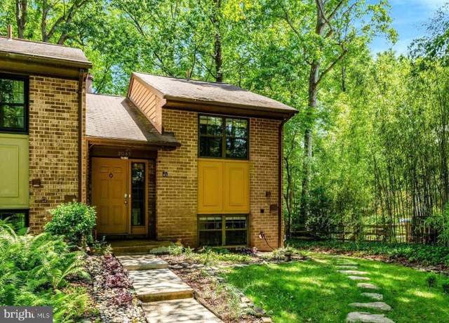 Property at 2045 Headlands Cir, Reston, VA 20191, 2 beds, 2 baths