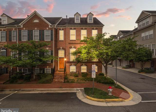 Property at 7980 Vigne Ct, Vienna, VA 22182, 4 beds, 4 baths