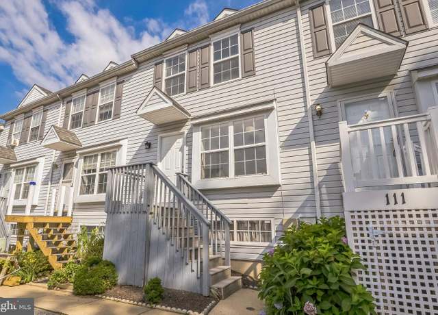 Property at 109 Gateway Dr, Newark, DE 19711, 2 beds, 1.5 baths