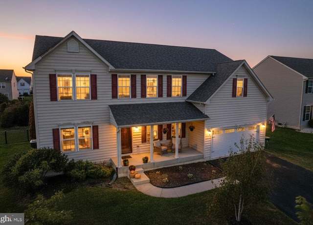 Property at 303 Braemar St, Middletown, DE 19709, 6 beds, 3.5 baths