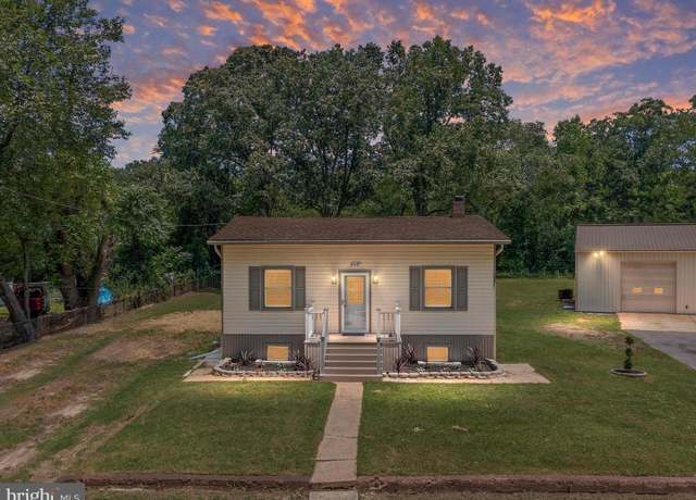 Property at 8087 Woodholme Cir, Pasadena, MD 21122, 3 beds, 2 baths