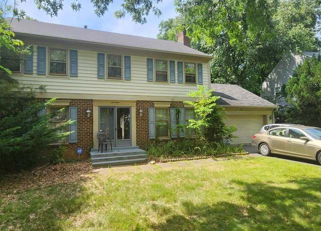Property at 17 Farm Haven Ct, Rockville, MD 20852, 6 beds, 3.5 baths