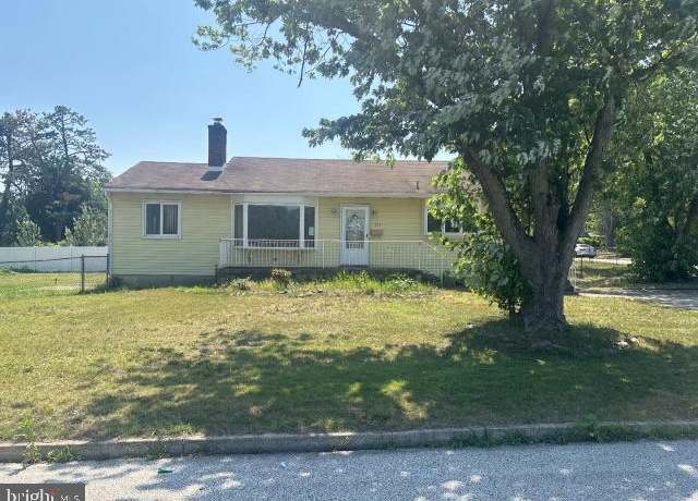 Property at 215 4th Ave, West Berlin, NJ 08091, 3 beds, 1 bath