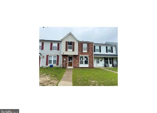 Property at 41 Vanderbilt Ct, Sicklerville, NJ 08081, 2 beds, 1.5 baths