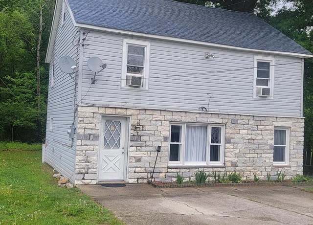 Property at 27 E Line St, Carneys Point, NJ 08069, 3 beds, 1.5 baths