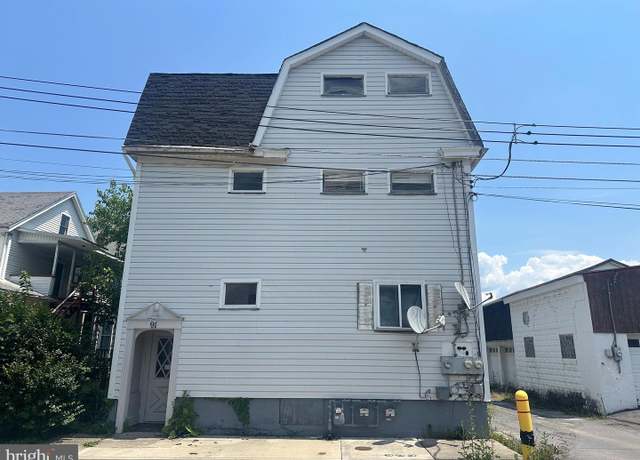 Property at 91 I St, Johnstown, PA 15906, 5 beds, 3 baths