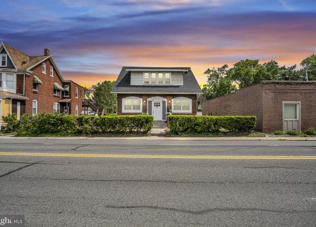 Property at 2321 Walnut St, Harrisburg, PA 17103, 3 beds, 3 baths