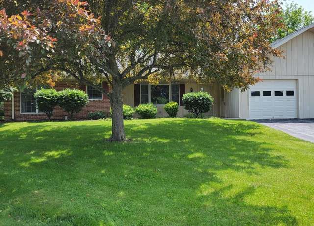 Property at 11980 N Woodlea Dr, Waynesboro, PA 17268, 2 beds, 1.5 baths
