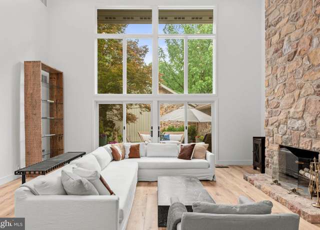 Property at 1028 Broadmoor Rd, Bryn Mawr, PA 19010, 5 beds, 4.5 baths