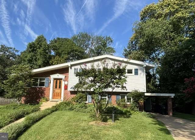 Property at 4712 Surry Pl, Alexandria, VA 22304, 3 beds, 2.5 baths