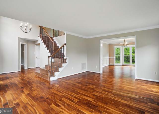 Property at 6759 Bronze Post Rd, Centreville, VA 20121, 4 beds, 3.5 baths