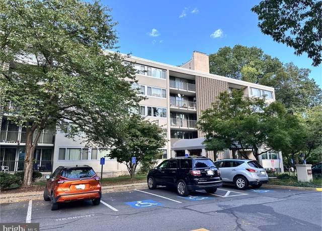 Property at 4415 Briarwood Ct N #1, Annandale, VA 22003, 3 beds, 2 baths