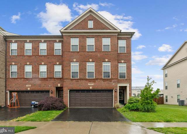 Property at 15915 Darling Pl, Haymarket, VA 20169, 4 beds, 3.5 baths