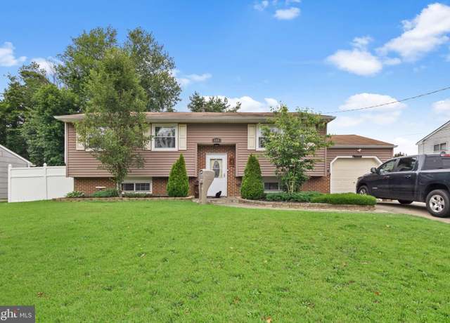 Property at 133 Kelly Driver Rd, Clementon, NJ 08021, 4 beds, 2 baths