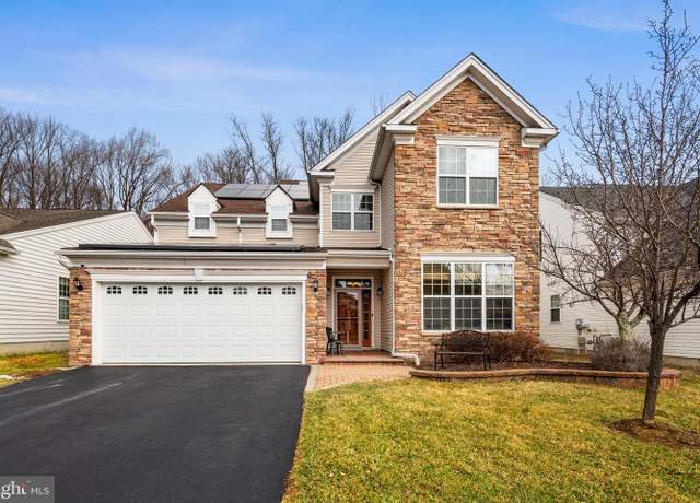Property at 53 Andover Dr, Kendall Park, NJ 08824, 4 beds, 3 baths
