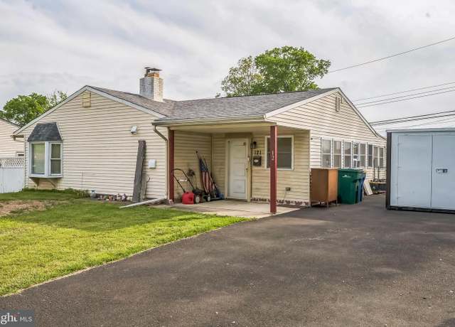 Property at 121 Gable Hill Rd, Levittown, PA 19057, 3 beds, 2 baths