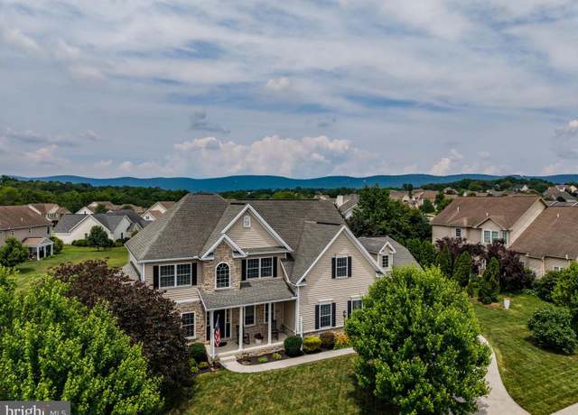 Property at 44 Old Coach Ln, Carlisle, PA 17013, 4 beds, 3.5 baths