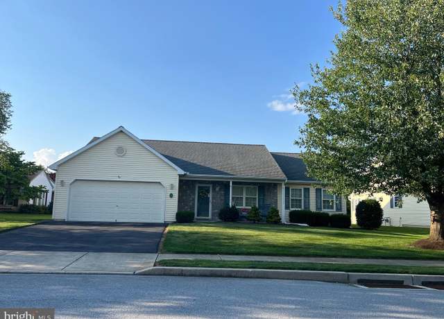 Property at 17 Greenbriar Dr, Myerstown, PA 17067, 3 beds, 2 baths