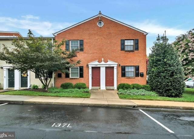 Property at 11149 Littlebrook Ln, Fairfax, VA 22030, 2 beds, 1.5 baths