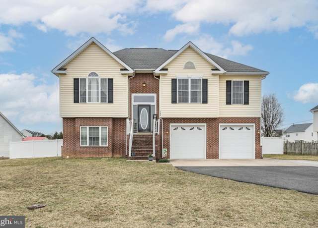 Property at 102 Queens Way, Stephens City, VA 22655, 3 beds, 3 baths