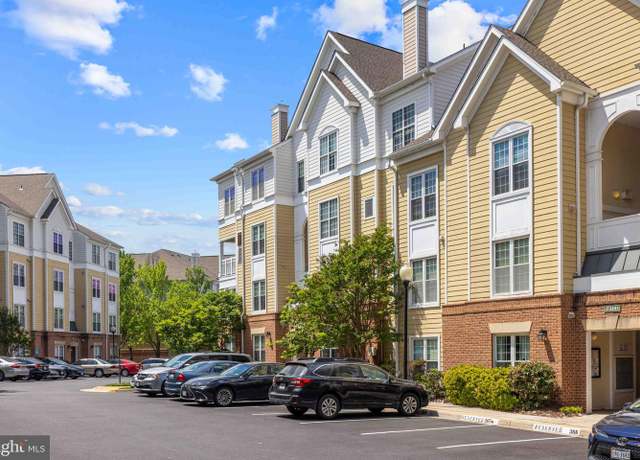 Property at 2102 Highcourt Ln #102, Herndon, VA 20170, 1 bed, 1 bath