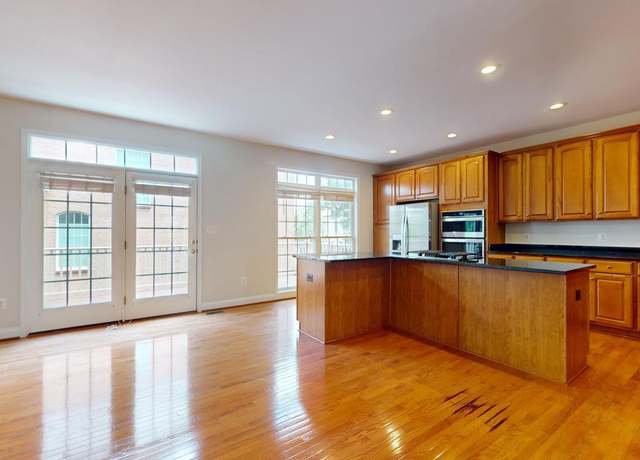 Property at 5459 Serviceberry St, Centreville, VA 20120, 3 beds, 3.5 baths