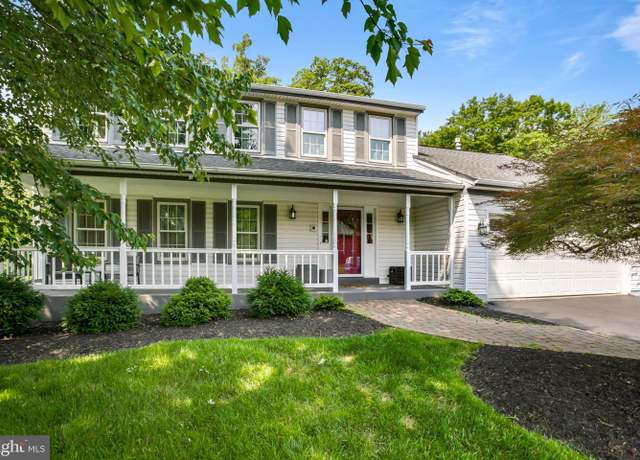 Property at 8518 Chase Glen Cir, Fairfax Station, VA 22039, 5 beds, 3.5 baths