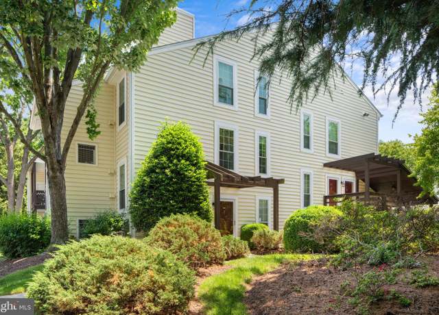 Property at 10161 Oakton Terrace Rd, Oakton, VA 22124, 2 beds, 2 baths