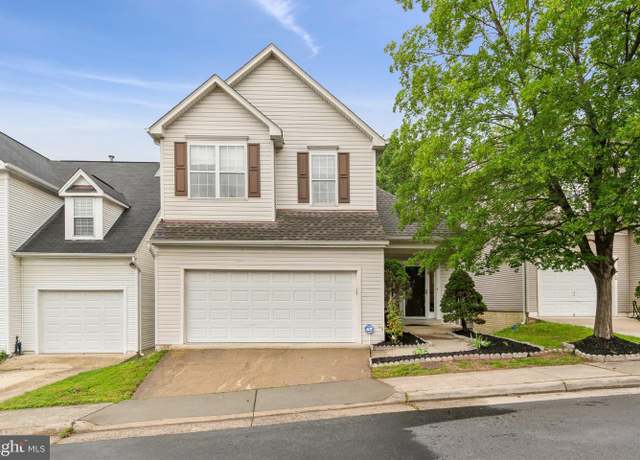 Property at 6002 Honnicut Dr, Centreville, VA 20121, 4 beds, 3.5 baths