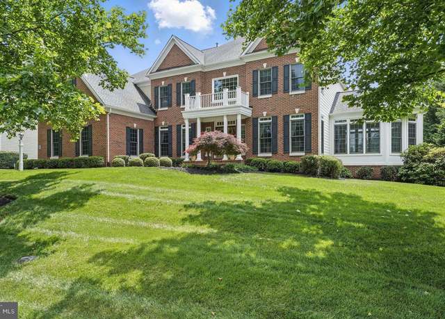 Property at 40755 Lenah Run Cir, Aldie, VA 20105, 7 beds, 4.5 baths