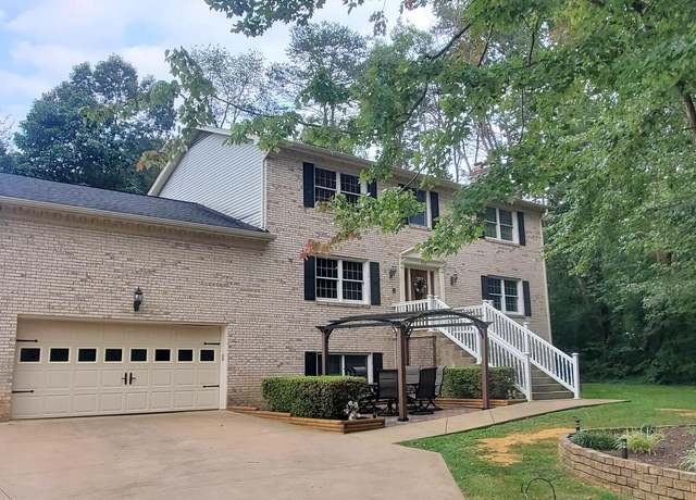 Property at 112 Leisure St, Stafford, VA 22554, 5 beds, 3.5 baths