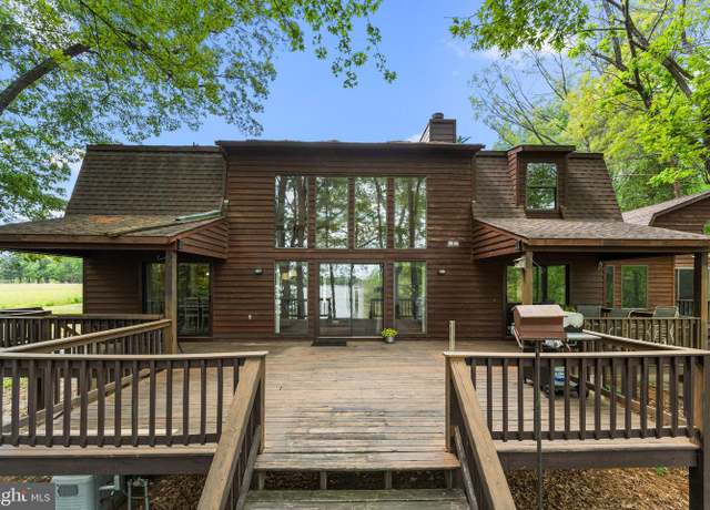 Property at 133 Jenkins Point Rd, Montross, VA 22520, 3 beds, 3 baths
