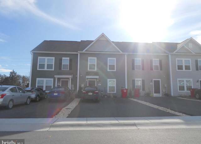 Property at 15 Pitch Pine Ct, Bunker Hill, WV 25413, 3 beds, 2.5 baths