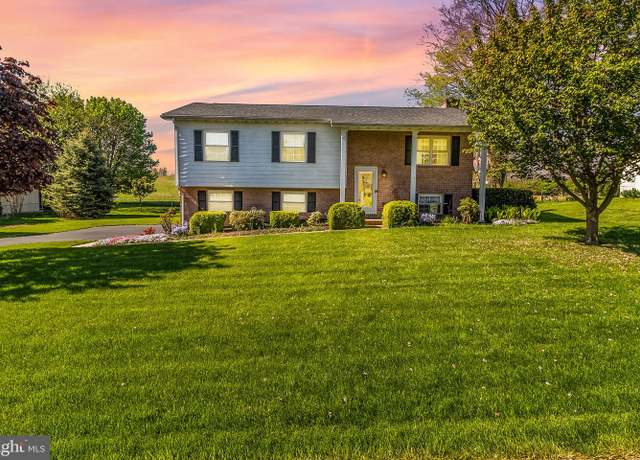 Property at 72 Cimarron Dr, Martinsburg, WV 25405, 3 beds, 2 baths