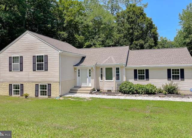 Property at 37290 Newlands St, Mechanicsville, MD 20659, 5 beds, 3 baths