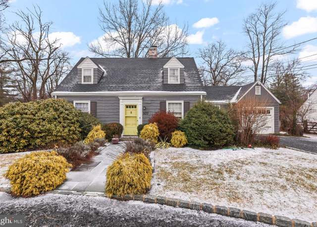 Property at 107 Snowden Ln, Princeton, NJ 08540, 4 beds, 3 baths