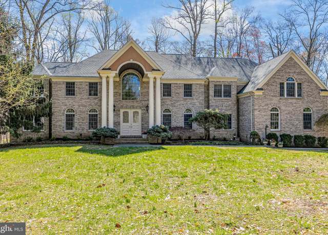 Property at 83 Pettit Pl, Princeton, NJ 08540, 5 beds, 4.5 baths