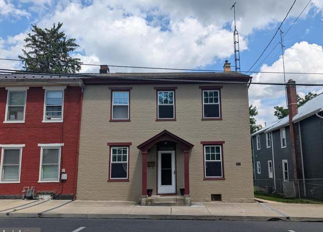 Property at 221 N Stratton St, Gettysburg, PA 17325, 2 beds, 1.5 baths