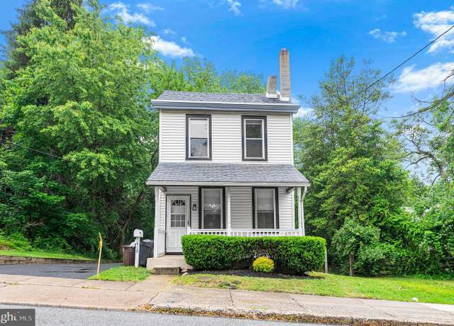 Property at 410 10th St, Brookhaven, PA 19015, 4 beds, 1.5 baths