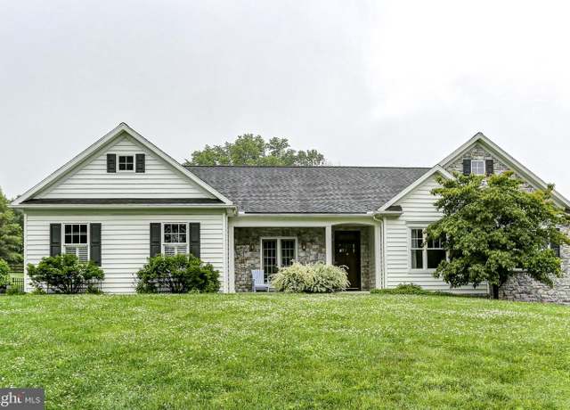 Property at 10 Elser Hill Rd, Lititz, PA 17543, 3 beds, 2.5 baths