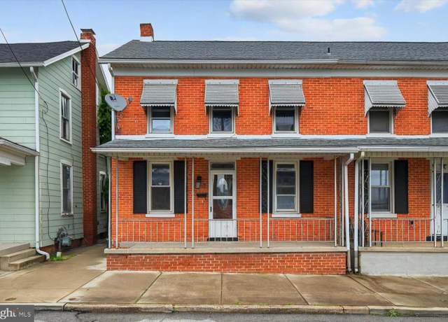 Property at 19 S Water St, Spring Grove, PA 17362, 3 beds, 1.5 baths