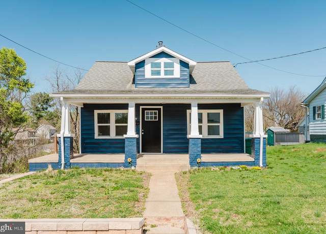Property at 52 Brumback Ave, Luray, VA 22835, 4 beds, 2.5 baths