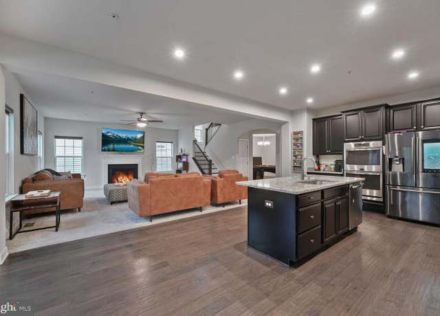 Property at 12261 Revolution Ct, Waldorf, MD 20602, 5 beds, 3.5 baths