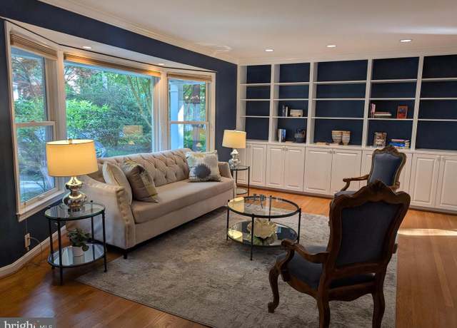 Property at 9510 Clement Rd, Silver Spring, MD 20910, 5 beds, 4 baths