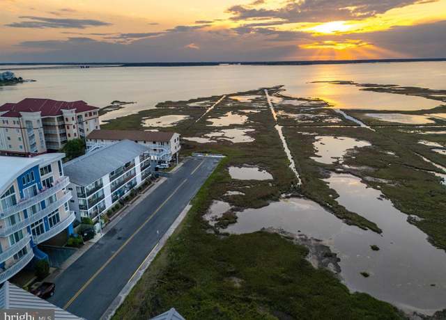 Property at 117 76th St #302, Ocean City, MD 21842, 2 beds, 2 baths