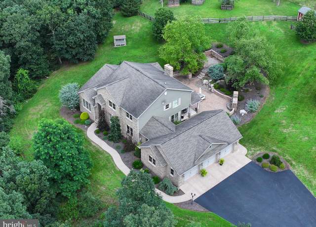 Property at 1402 Pittman Hollow Rd, Everett, PA 15537, 6 beds, 3.5 baths