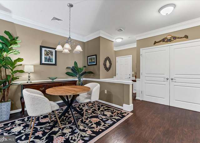 Property at 521 Creekside Dr, Brookhaven, PA 19015, 2 beds, 2 baths