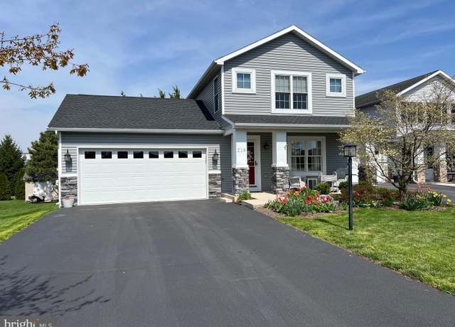 Property at 218 Lantern Ln, Chambersburg, PA 17201, 3 beds, 2.5 baths